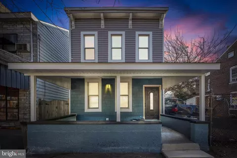 33 College St, Trenton, NJ 08611