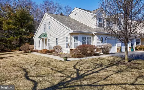 26 Kingston Blvd, Hamilton, NJ 08690