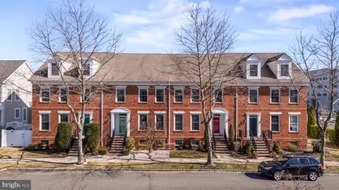 1106 Lake Dr, Robbinsville, NJ 08691