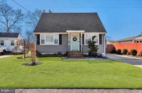 3 Harwick Dr, Hamilton, NJ 08619