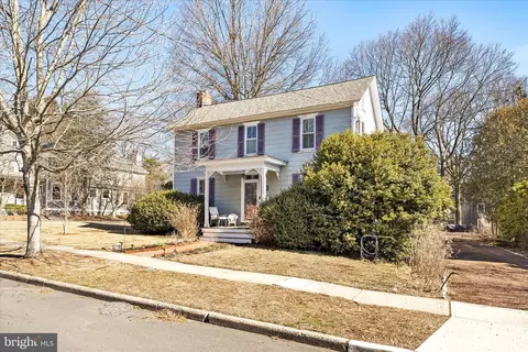 47 N Greenwood Ave, Hopewell, NJ 08525