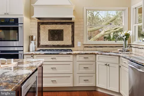 2 Forrest Blend Dr, Titusville, NJ 08560