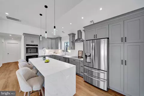 30 Meriline Ave, Lawrenceville, NJ 08648