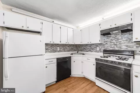 58 Chambord Ct, Hamilton, NJ 08619