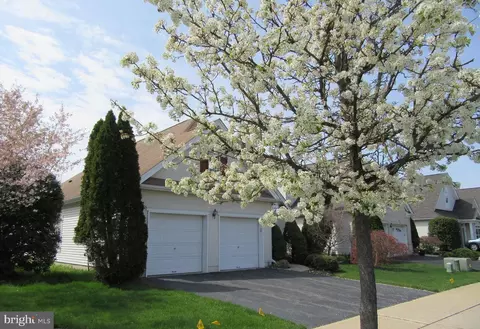 157 Tunicflower Ln, Princeton Junction, NJ 08550