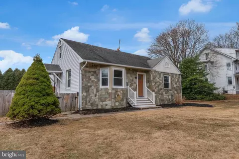 75 Reeder Ave, Lawrence Township, NJ 08648