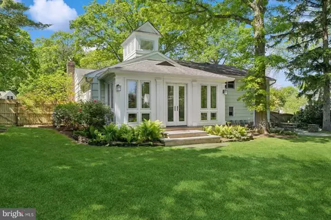 77 Leabrook Ln, Princeton, NJ 08540