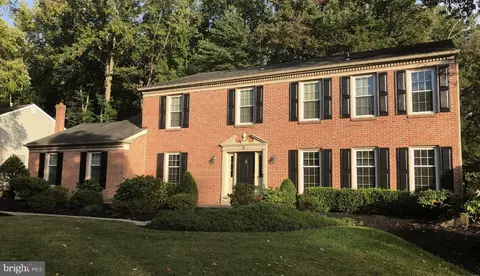 8 Theresa Dr, Lawrenceville, NJ 08648