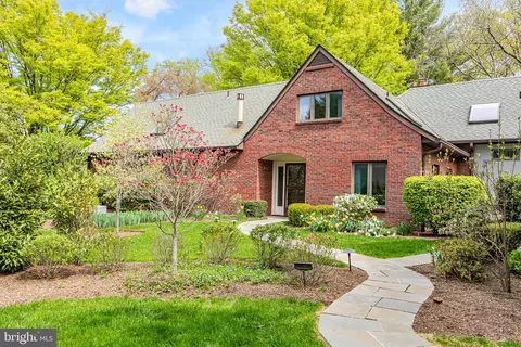 37 Constitution Hl W, Princeton, NJ 08540