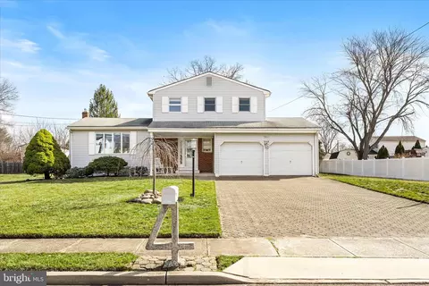 4 Terrapin Ln, Hamilton, NJ 08619