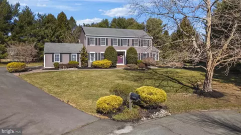 4 Marblehead Ct, Princeton Junction, NJ 08550