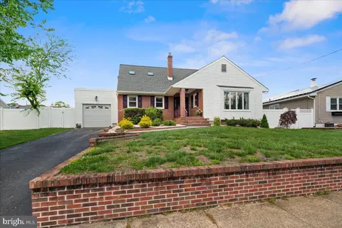 25 Wesleyan Dr, Hamilton, NJ 08690