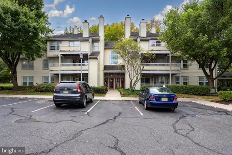 106 Lassen Ct #8, Princeton, NJ 08540