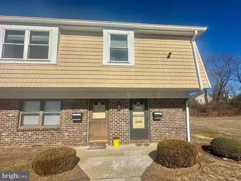 1401 Silver Ct, Hamilton, NJ 08690