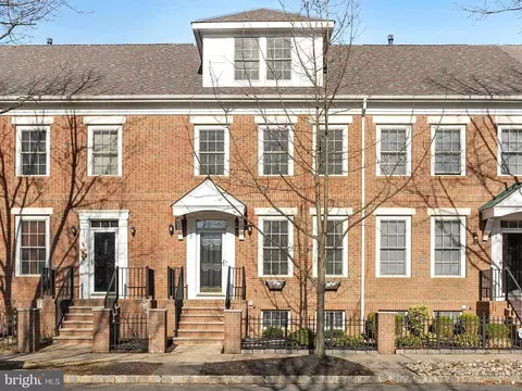 137 Heritage St, Robbinsville, NJ 08691