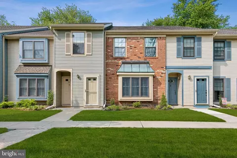 215 Wyndham Pl, Robbinsville, NJ 08691