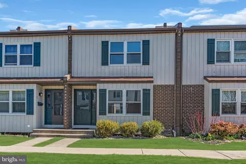 8 J Shirley Ln, Lawrence Township, NJ 08648