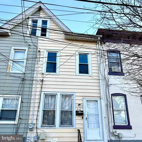 307 Cummings Ave, Trenton, NJ 08611