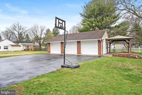 Exterior - 446 Trinity Ave, Hamilton, NJ 08619 photo 5 of 5