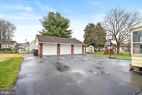 Exterior - 446 Trinity Ave, Hamilton, NJ 08619 photo 2 of 5