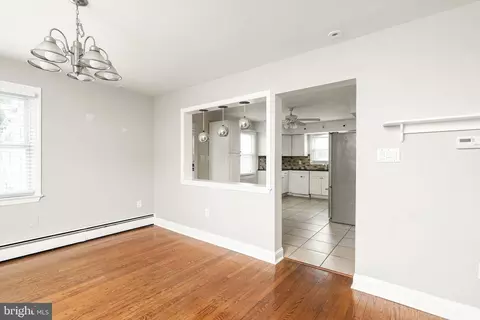 Entry Way - 446 Trinity Ave, Hamilton, NJ 08619 photo 6 of 8