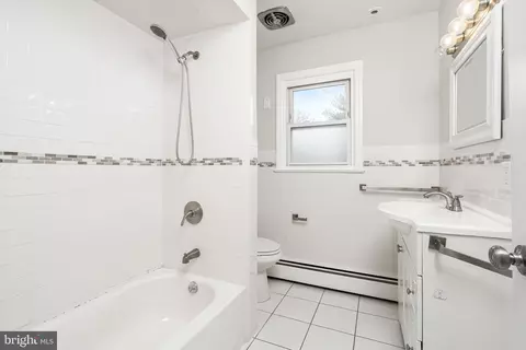 Bath - 446 Trinity Ave, Hamilton, NJ 08619 photo 2 of 2