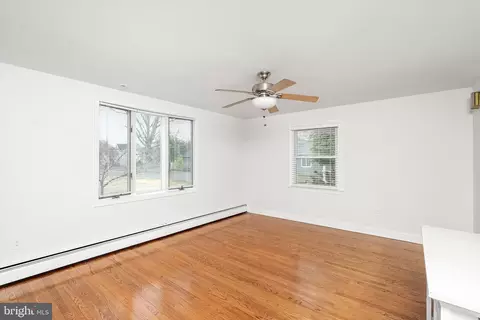 Living - 446 Trinity Ave, Hamilton, NJ 08619 photo 3 of 3