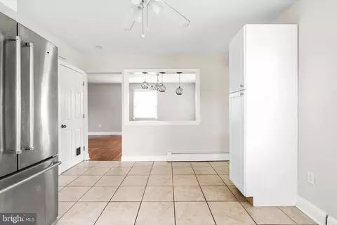 Entry Way - 446 Trinity Ave, Hamilton, NJ 08619 photo 4 of 8