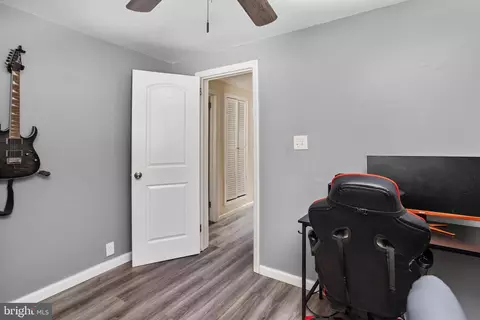 Entry Way - 39 Stratford Ave, Ewing, NJ 08618 photo 7 of 9