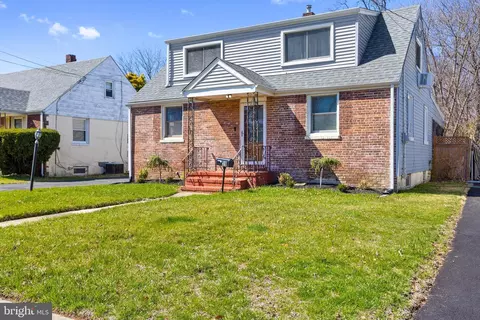 Exterior - 39 Stratford Ave, Ewing, NJ 08618 photo 2 of 7