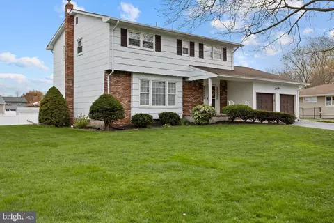 61 Tudor Dr, Hamilton, NJ 08690
