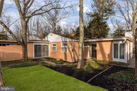87 Harris Rd, Princeton, NJ 08540