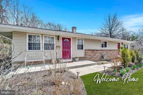 26 Sun Valley Rd, Hamilton, NJ 08690