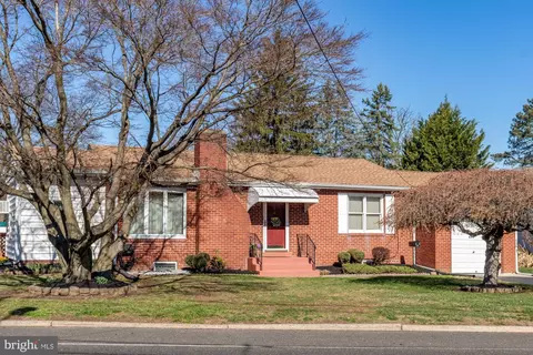 634 Whitehorse Hamilton Square Rd, Hamilton, NJ 08610