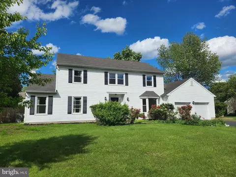 10 Dustin Dr, Lawrenceville, NJ 08648