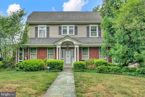 2 Buckingham Ave, Trenton, NJ 08618