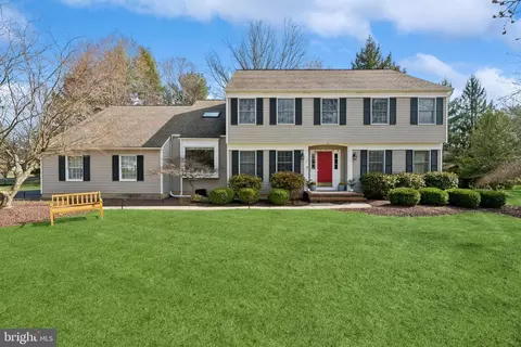 2 Foxboro Ct, Princeton Junction, NJ 08550