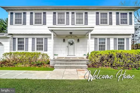 7 Braemar Dr, Princeton Junction, NJ 08550