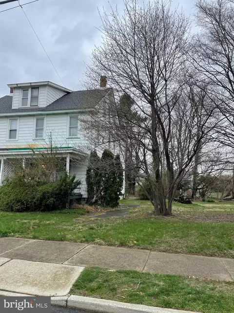 108 Maple Shade Ave, Trenton, NJ 08690