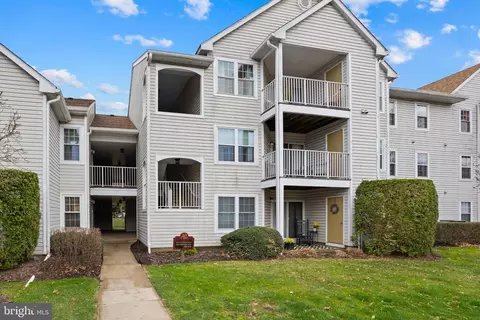 614 Walden Cir, Robbinsville, NJ 08691