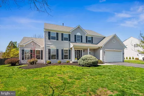 5 Masters Way, Pennington, NJ 08534