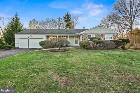 6 Mckonkey Way, Titusville, NJ 08560