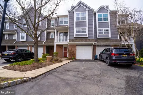 58 E Shrewsbury Pl, Princeton, NJ 08540