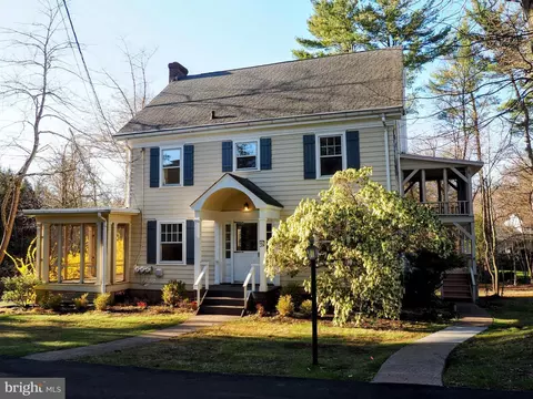 51 Eglantine Ave, Pennington, NJ 08534