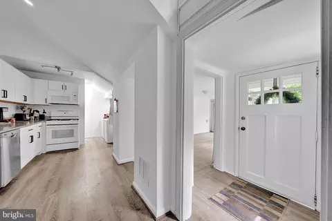 Entry Way - 24 Montague Ave, Ewing, NJ 08628 photo 2 of 3