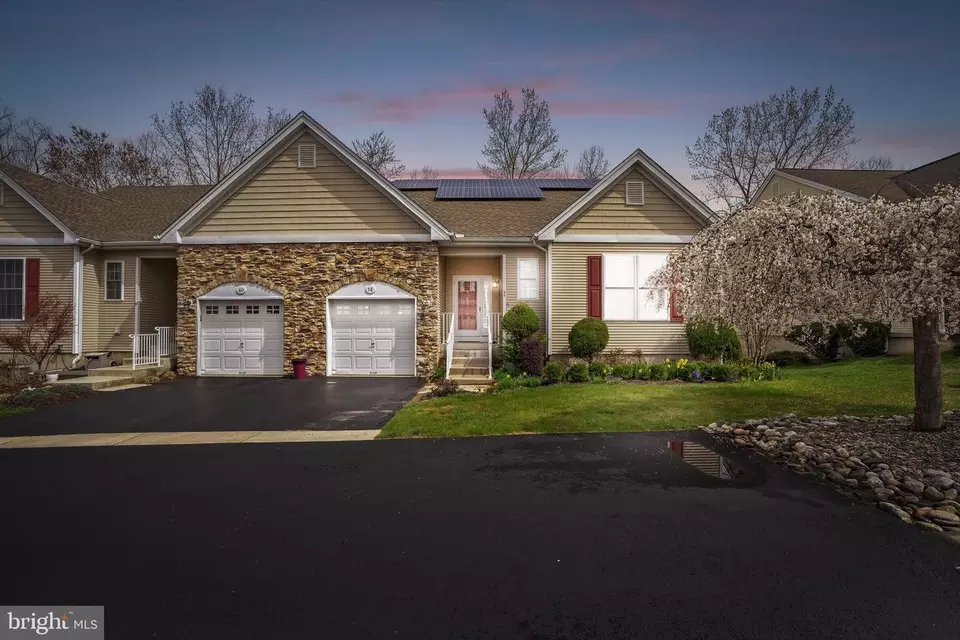  58 Goldfinch Dr, Hamilton, NJ 08690 photo 2