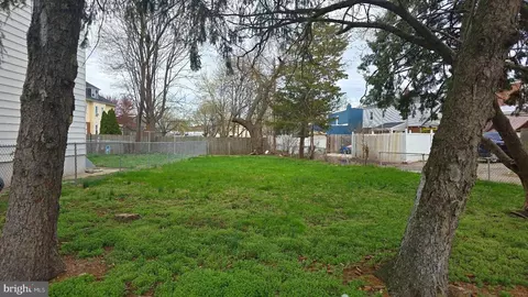 526 Columbus Ave, Trenton, NJ 08629
