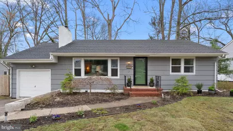 21 Glen Stewart Dr, Ewing, NJ 08618