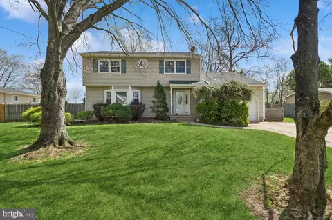 31 Yorkshire Dr, Hightstown, NJ 08520