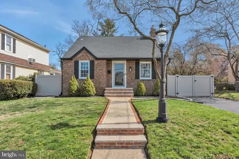 724 Mayflower Ave, Lawrence Township, NJ 08648